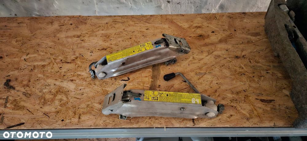Audi A3 8L A4 B6 A6 C5 Lewarek samochodowy Podnośnik 8L0011031 - 2