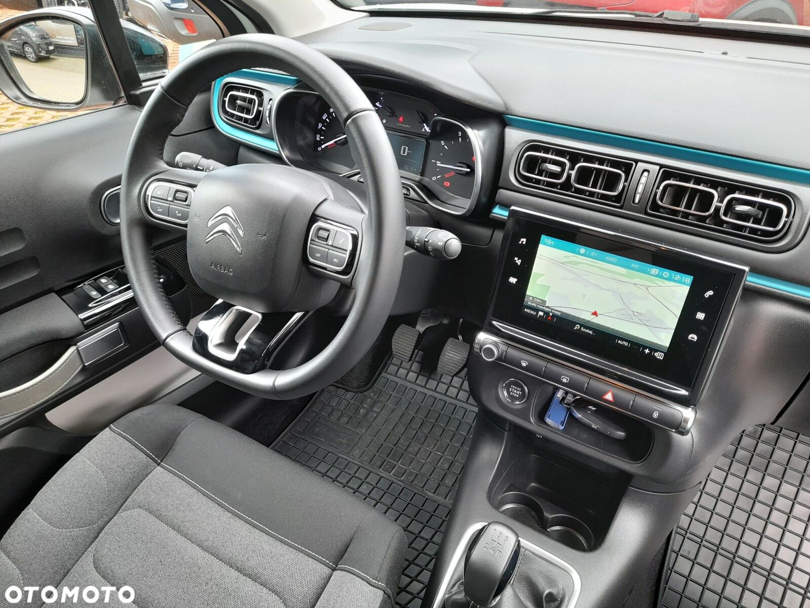 Citroën C3 1.2 PureTech Shine - 24