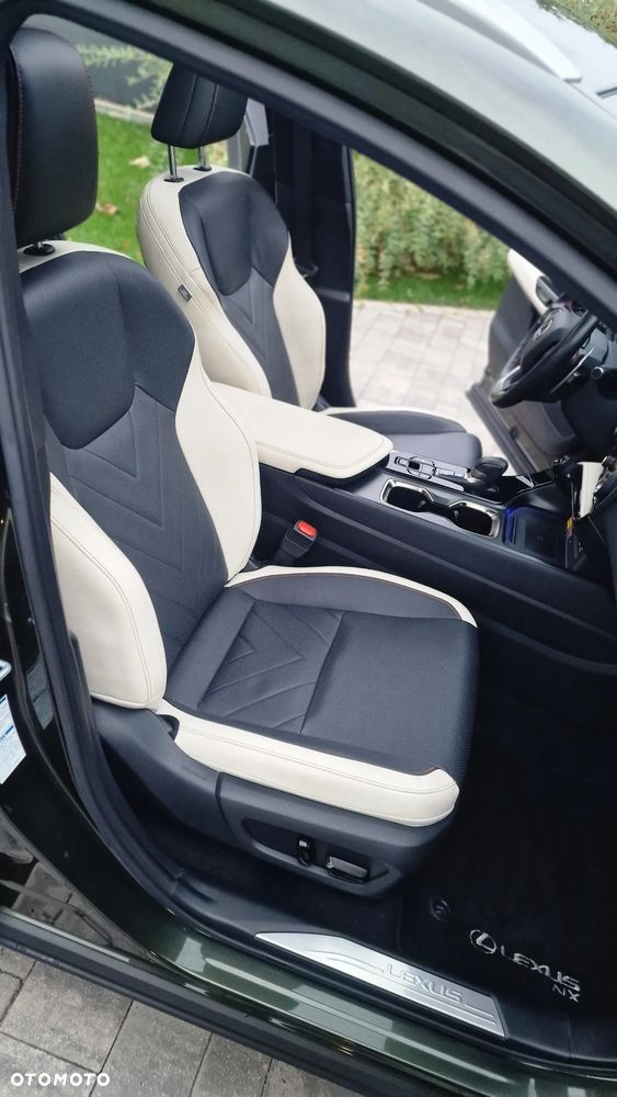 Lexus NX 350h Omotenashi AWD - 25