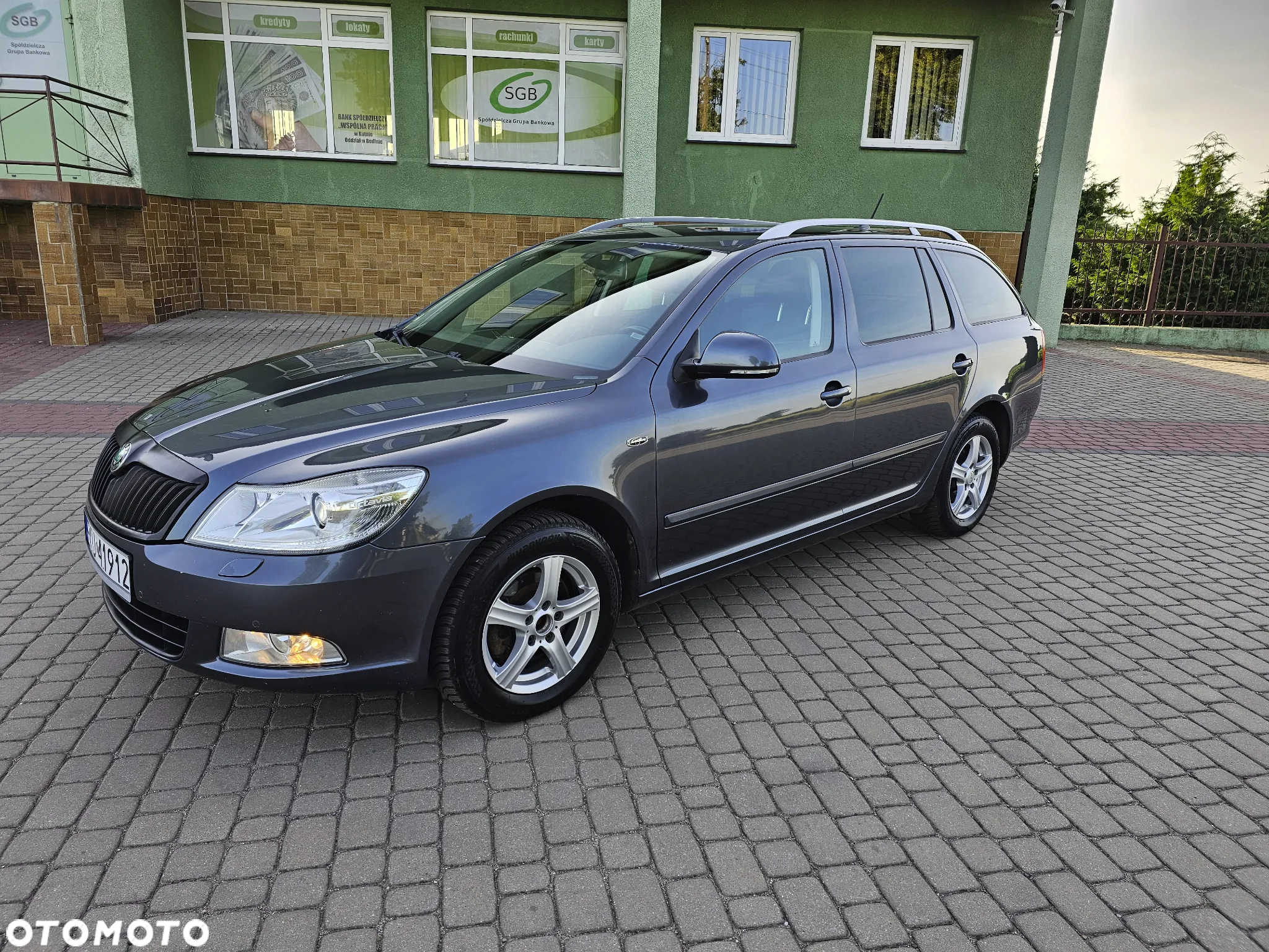 Skoda Octavia Combi 1.8 TSI DSG Laurin & Klement - 10
