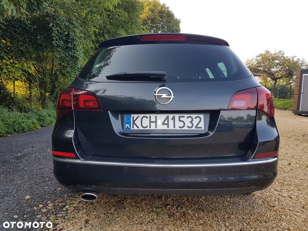 Opel Astra 2.0 CDTI DPF SportsTourer Exklusiv - 12
