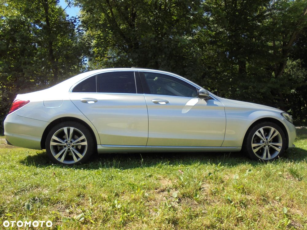 Mercedes-Benz Klasa C 200 9G-TRONIC Exclusive - 16