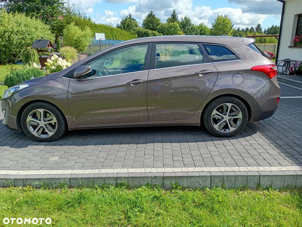 Hyundai i30 blue Kombi 1.6 CRDi YES Silver - 3
