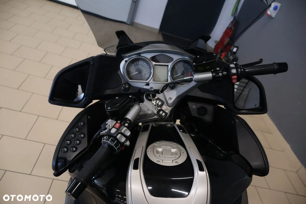 BMW R - 8