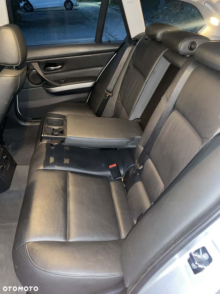 BMW Seria 3 325i - 11