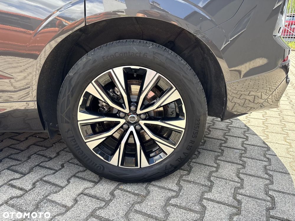 Volvo XC 60 B4 B Plus Dark - 20