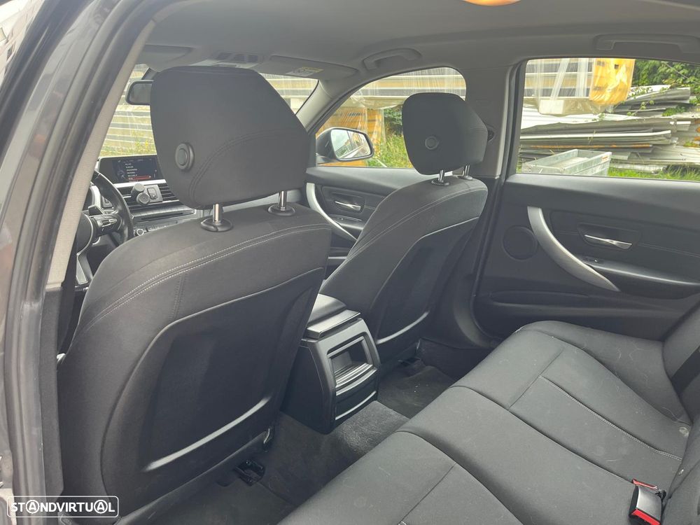 BMW 320 d xDrive Auto Line Sport - 6