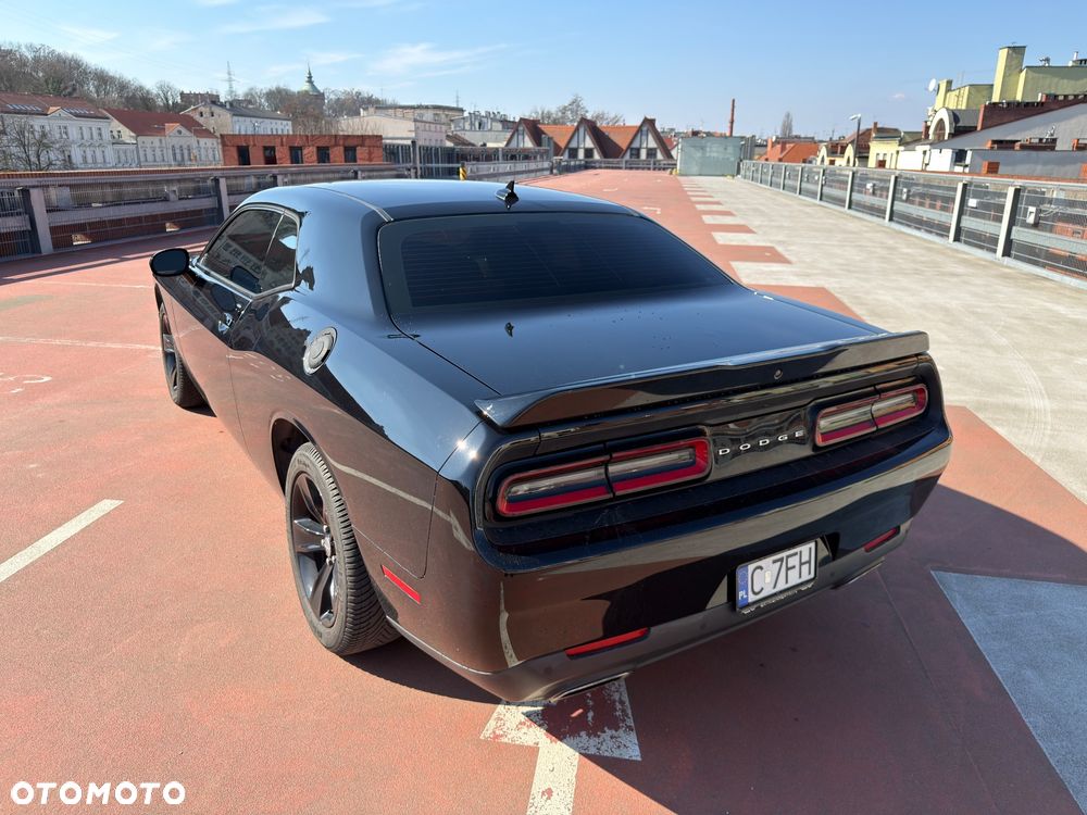 Dodge Challenger - 13