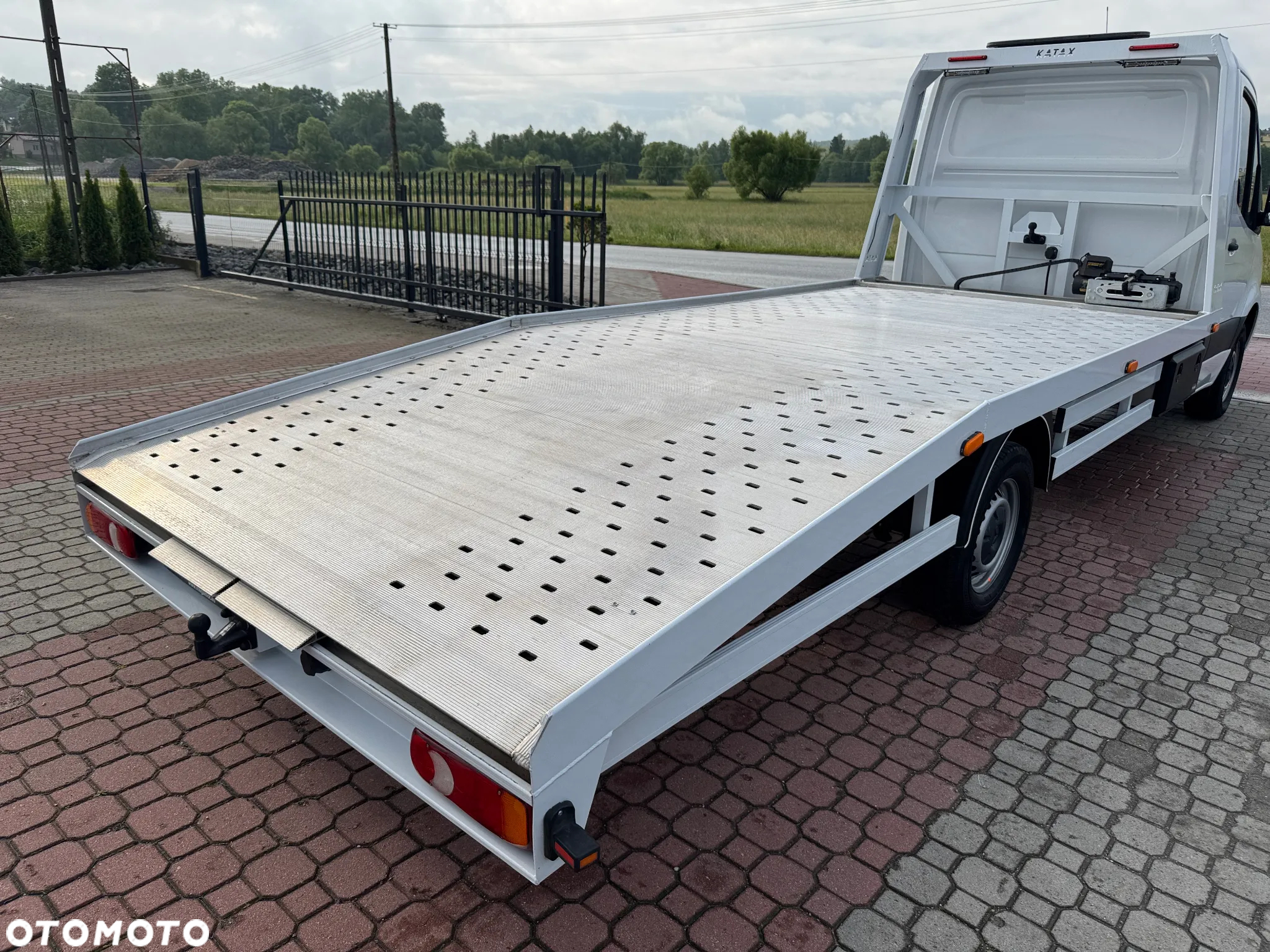 Mercedes-Benz Sprinter - 13