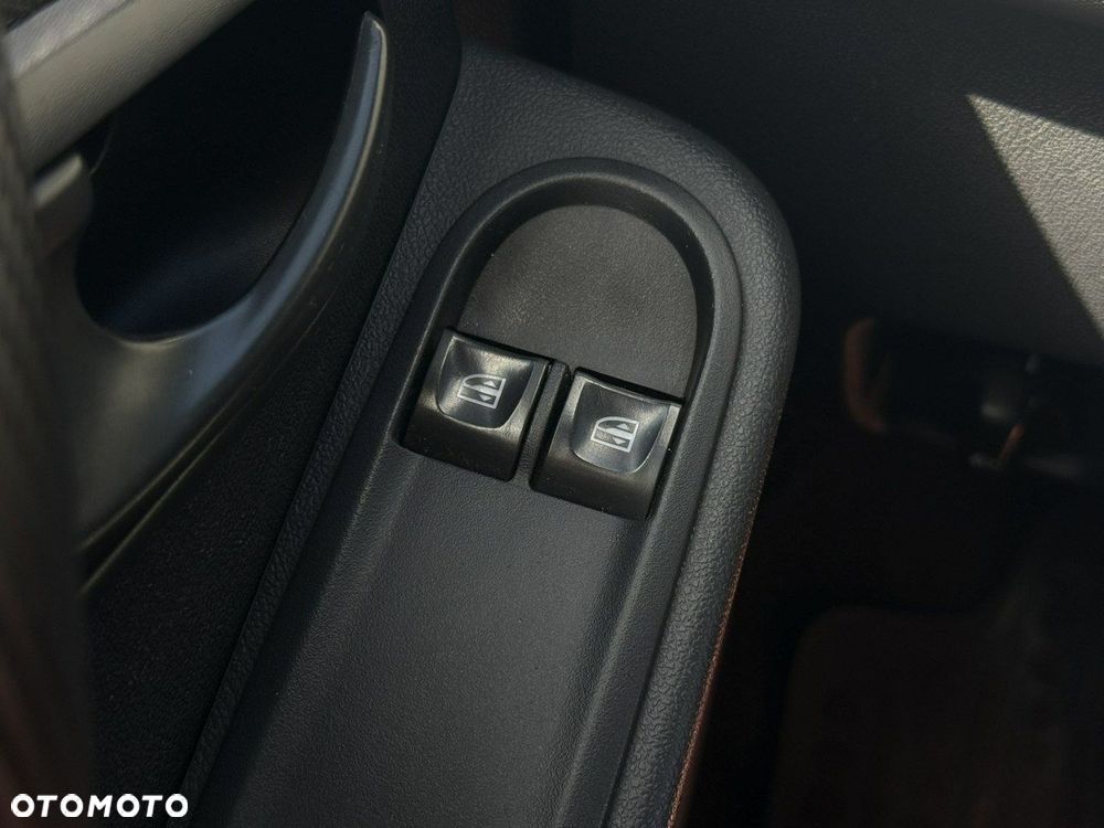 Dacia Duster 1.6 Ambiance - 26
