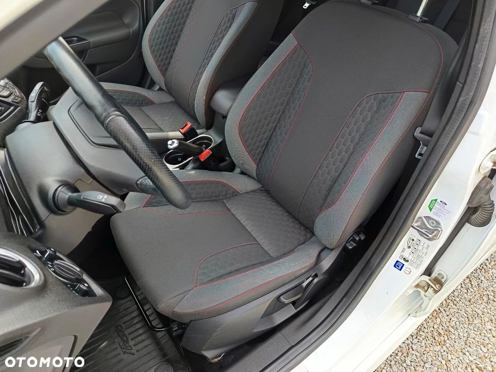 Ford Fiesta 1.0 EcoBoost S&S ST-LINE - 19