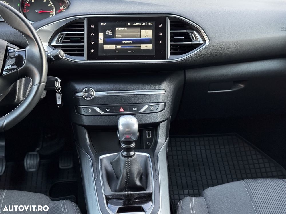 Peugeot 308 130 e-THP Stop & Start Allure - 14