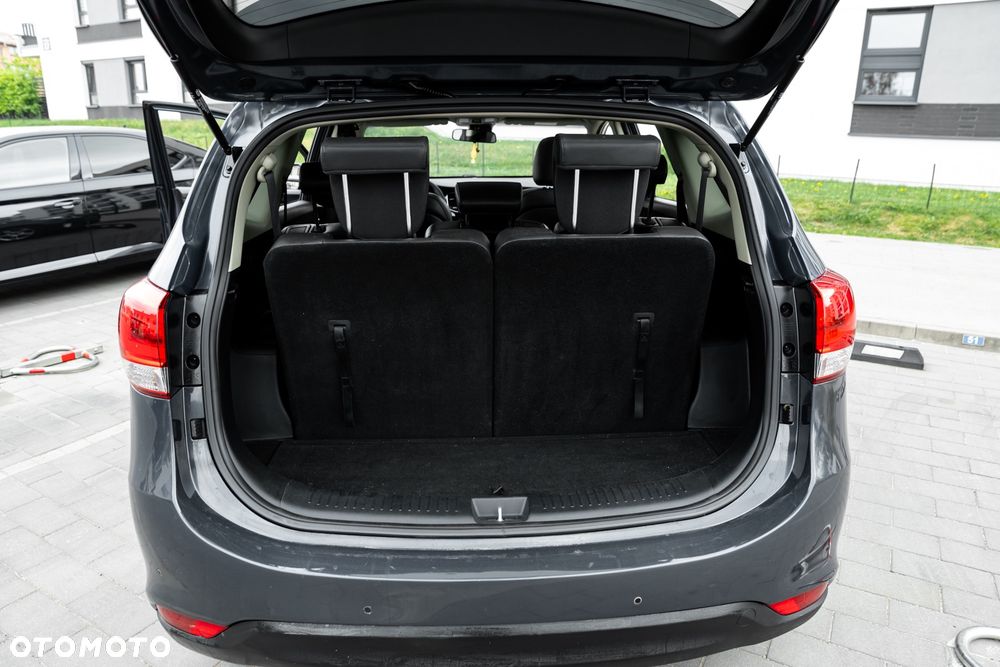 Kia Carens 1.7 CRDi 141 ISG Vision - 16