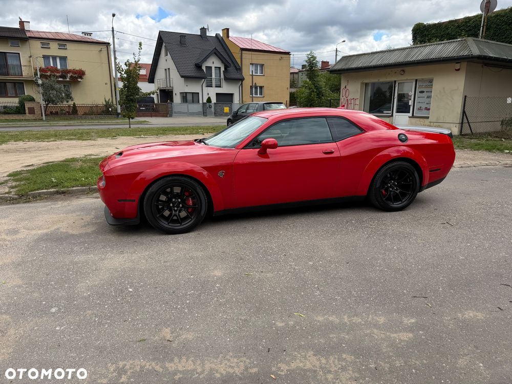 Dodge Challenger - 10