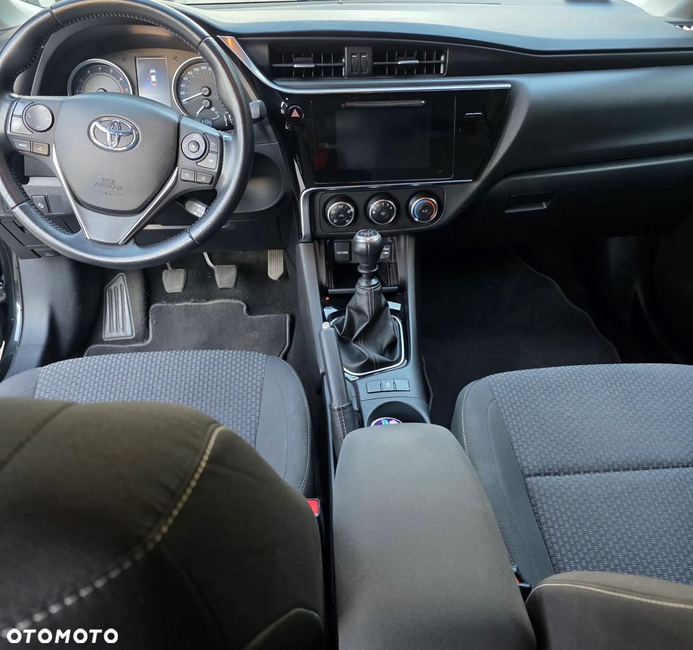 Toyota Corolla 1.6 Classic Plus - 7