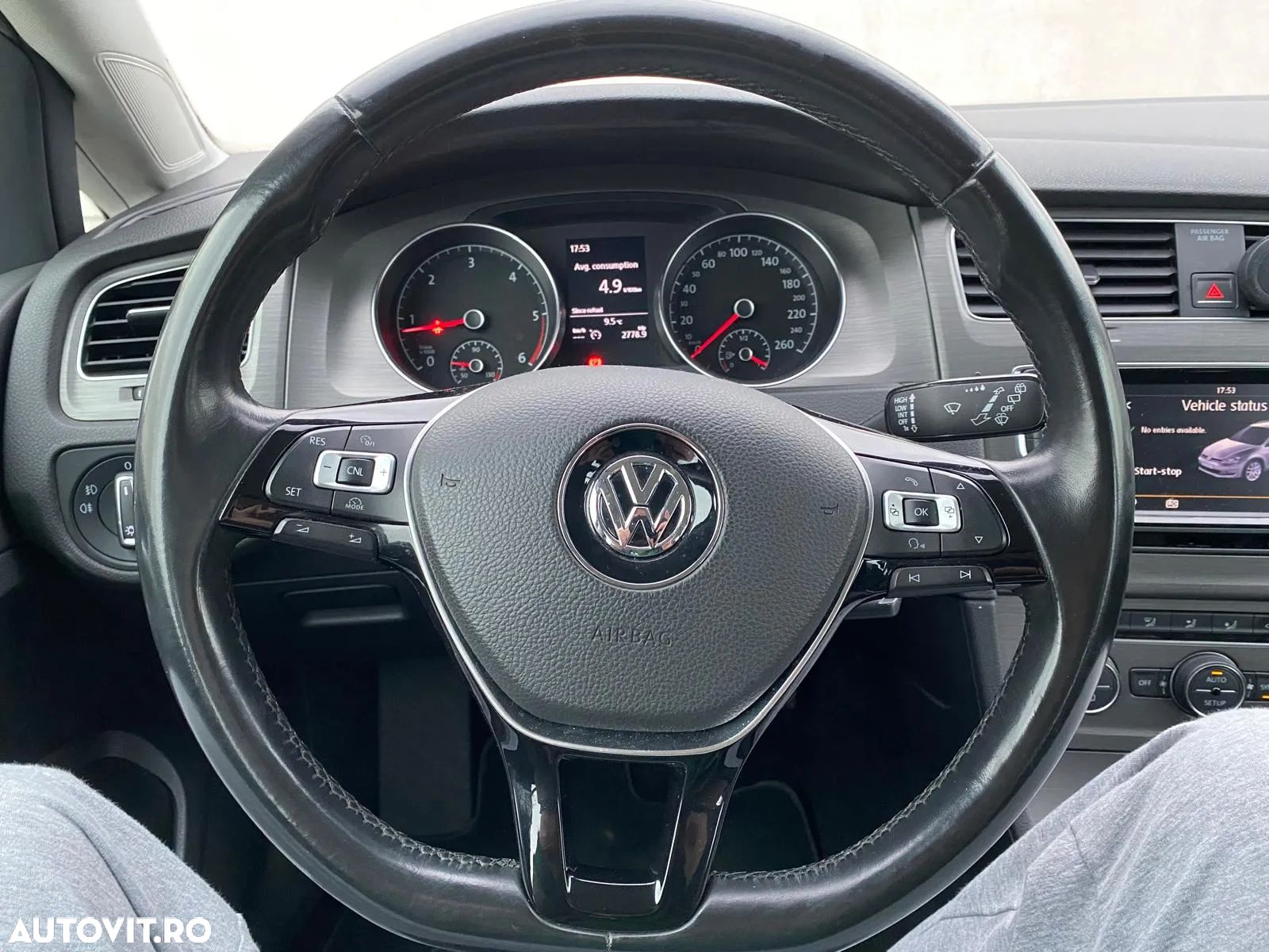 Volkswagen Golf 1.6 TDI BMT Comfortline - 1