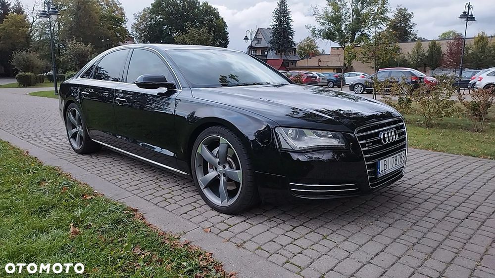 Audi A8 2010 photo 2