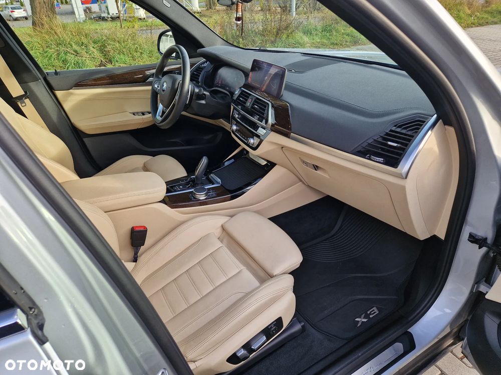 BMW X3 xDrive30i Luxury Line - 16