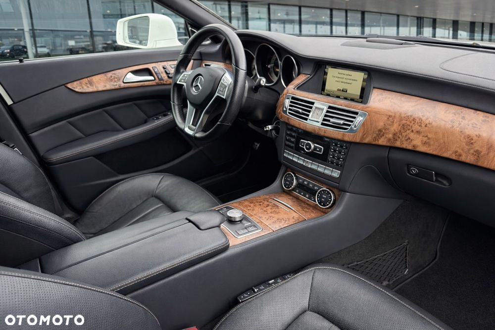 Mercedes-Benz CLS 500 BlueEffICIENCY - 19