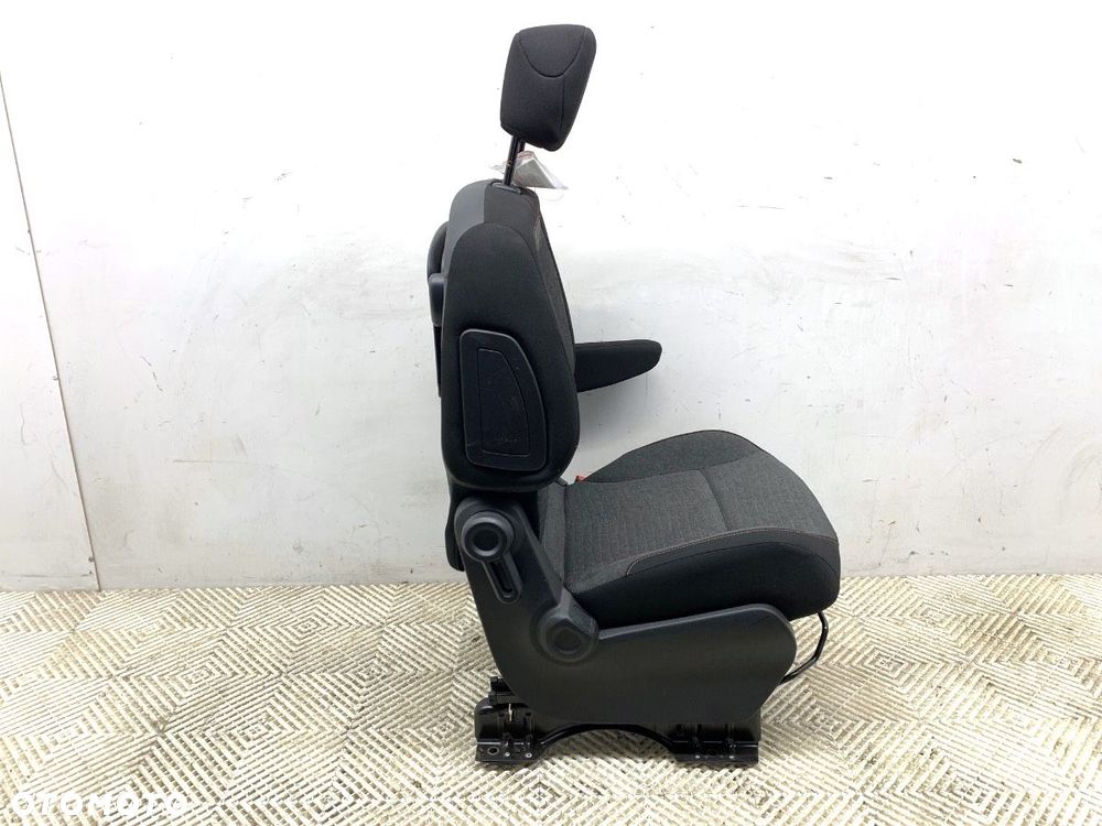 FOTEL PRAWY PRZÓD  CITROEN BERLINGO MULTISPACE (B9) 2008 - 2022 1.6 BlueHDi 120 88 kW [120 KM] olej - 6