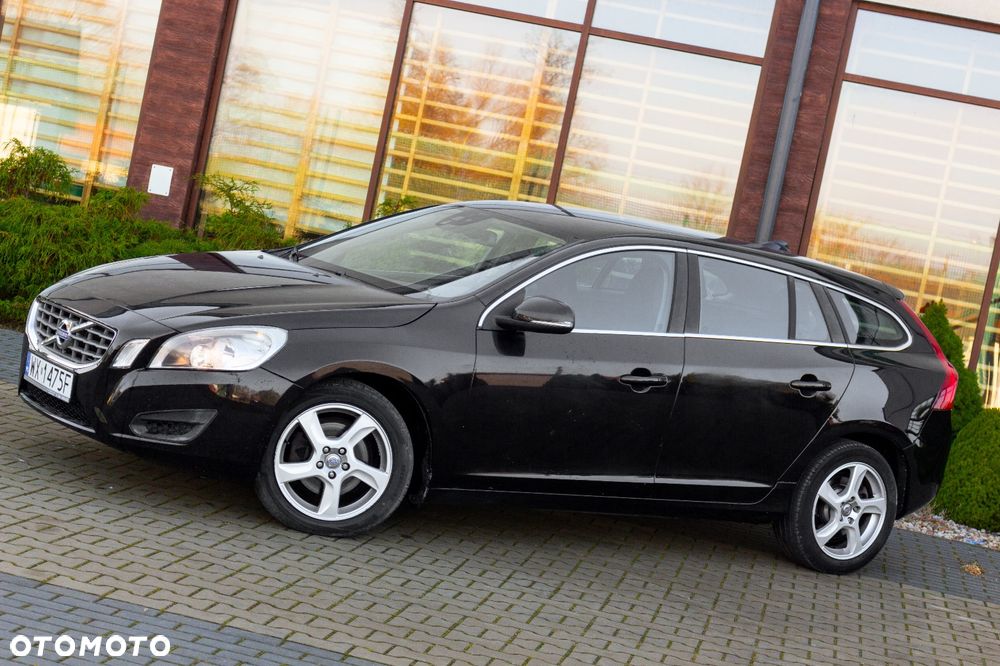 Volvo V60 T3 Momentum - 9