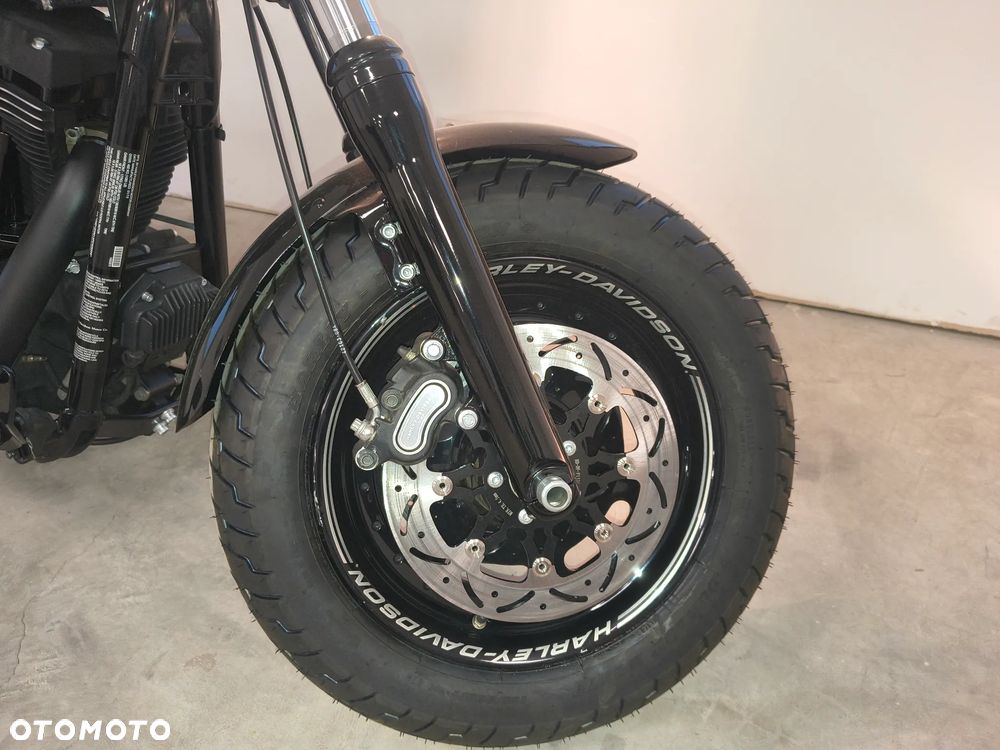Harley-Davidson Dyna Fat Bob - 13