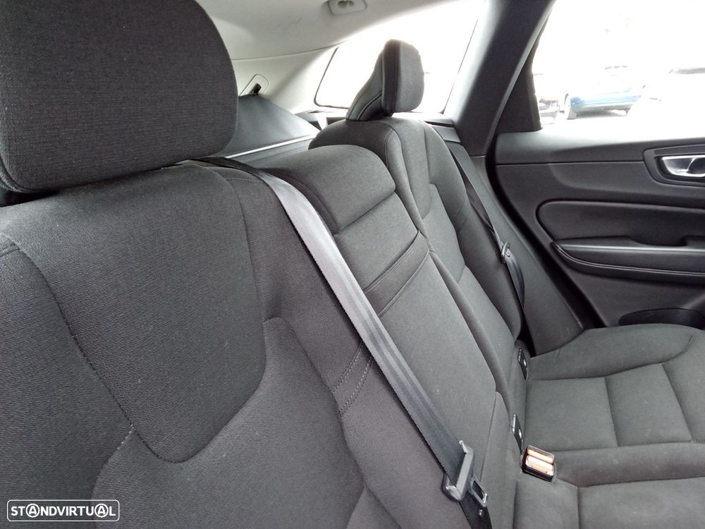 Volvo XC 60 2.0 B4 Inscription Geartronic - 26