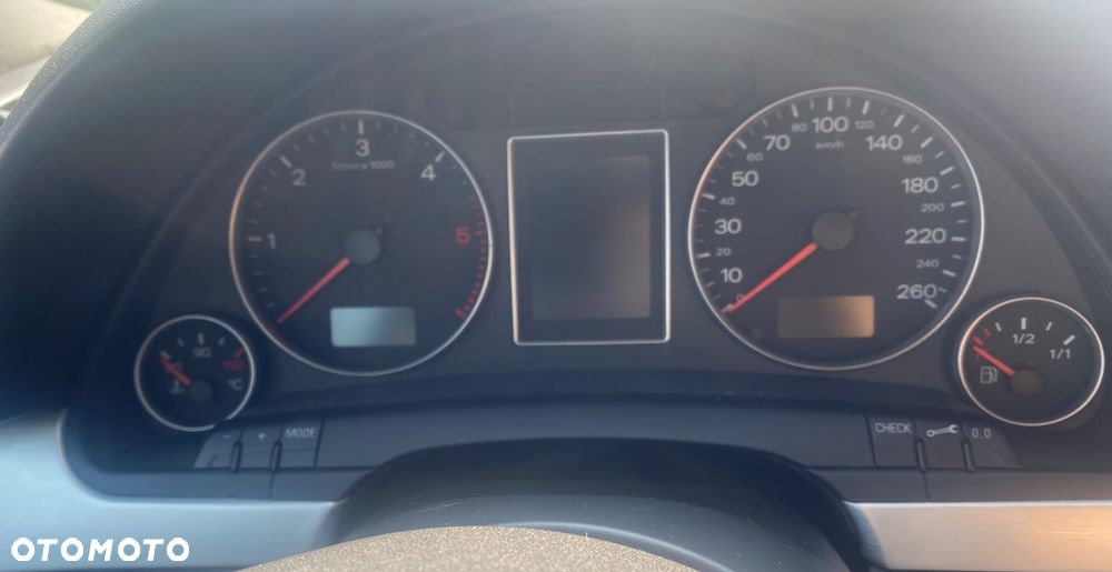 Audi A4 Limousine - 7