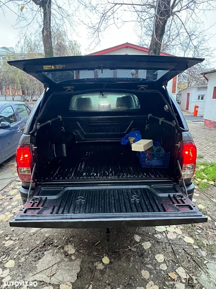 Toyota Hilux 2.4D 150CP 4x4 Double Cab 6MT Style - 8