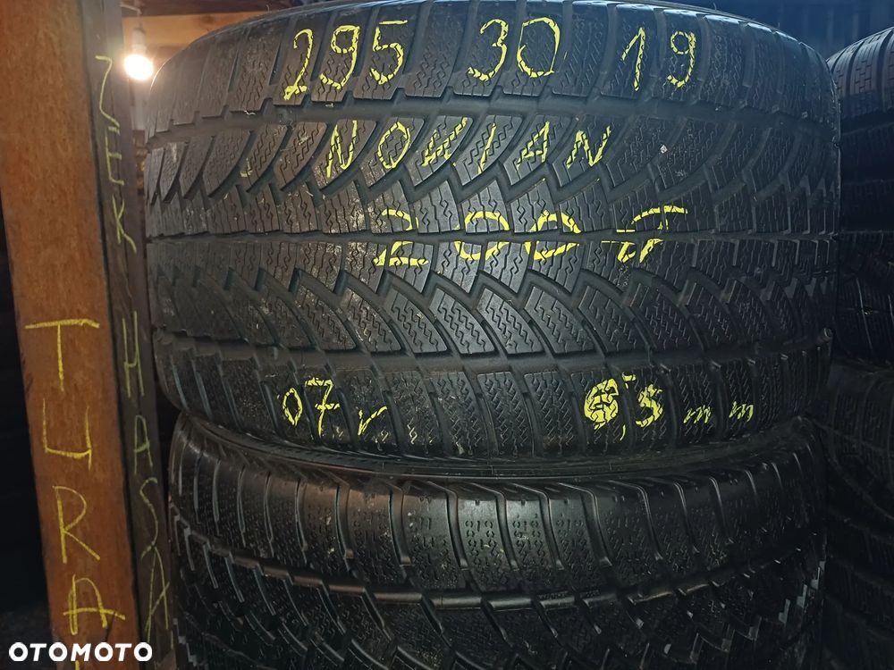 295/30/19 Nokian