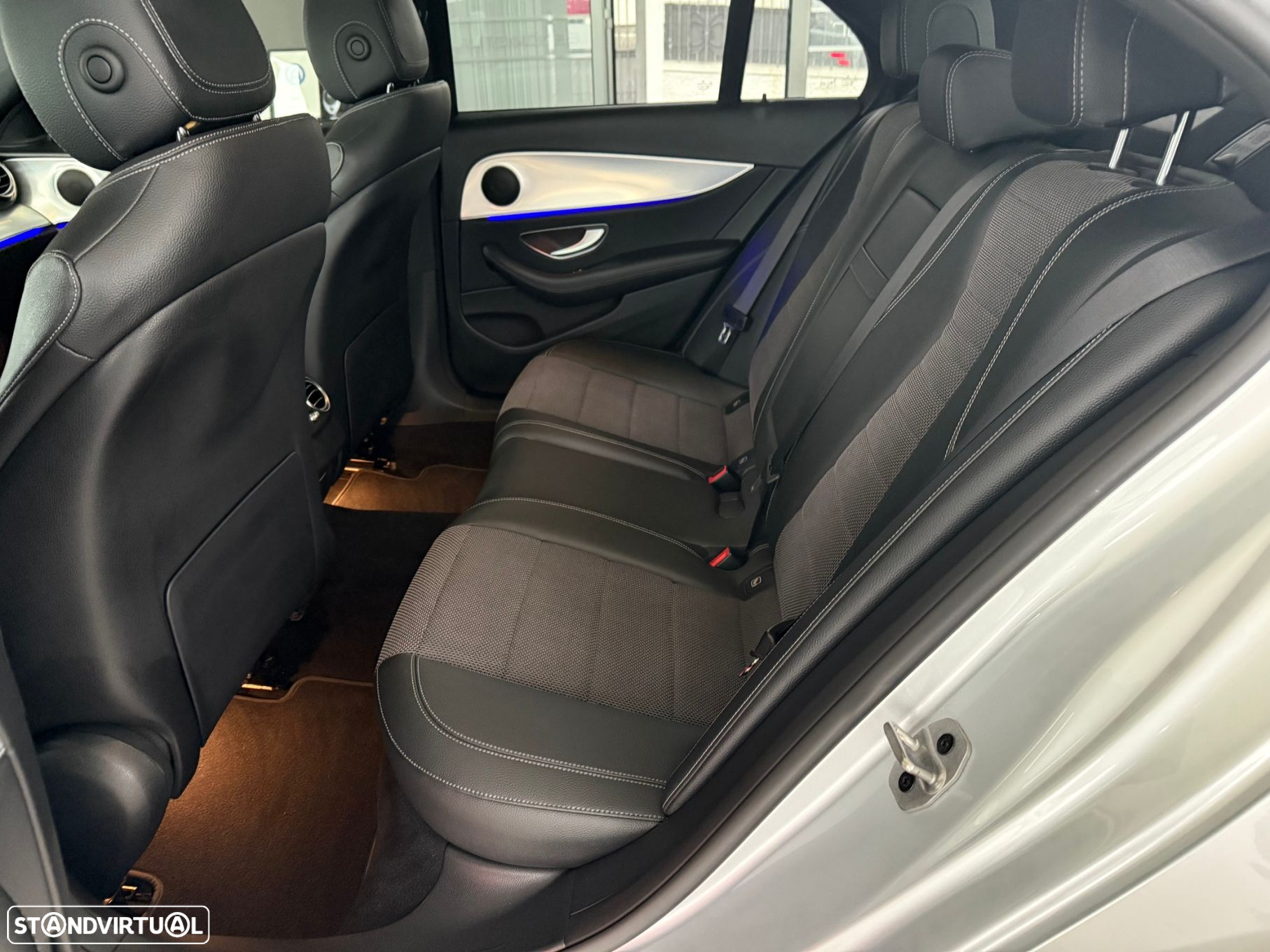 Mercedes-Benz E 220 d Avantgarde - 21