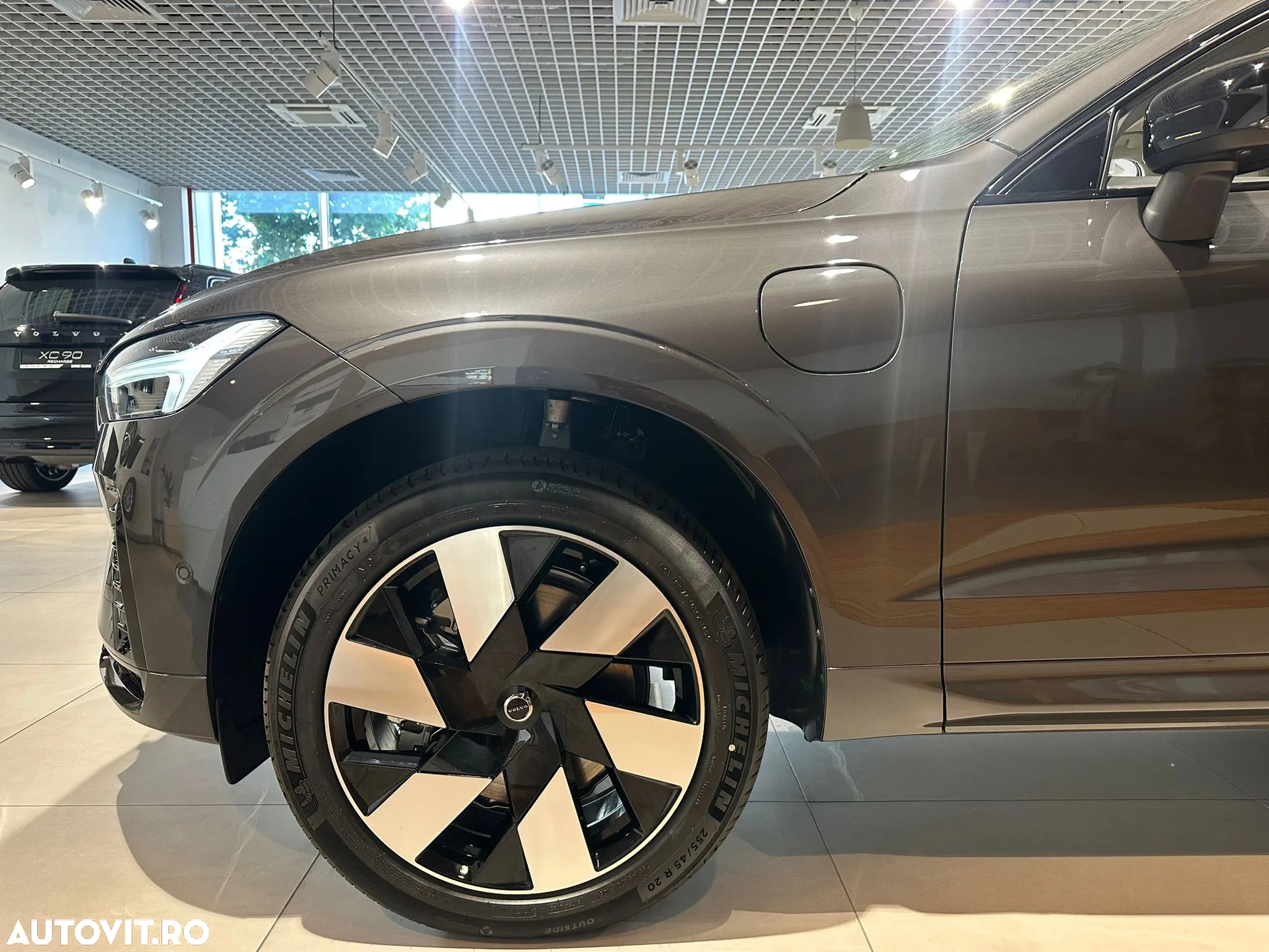 Volvo XC 60 T6 AWD AT PHEV Plus Dark - 3