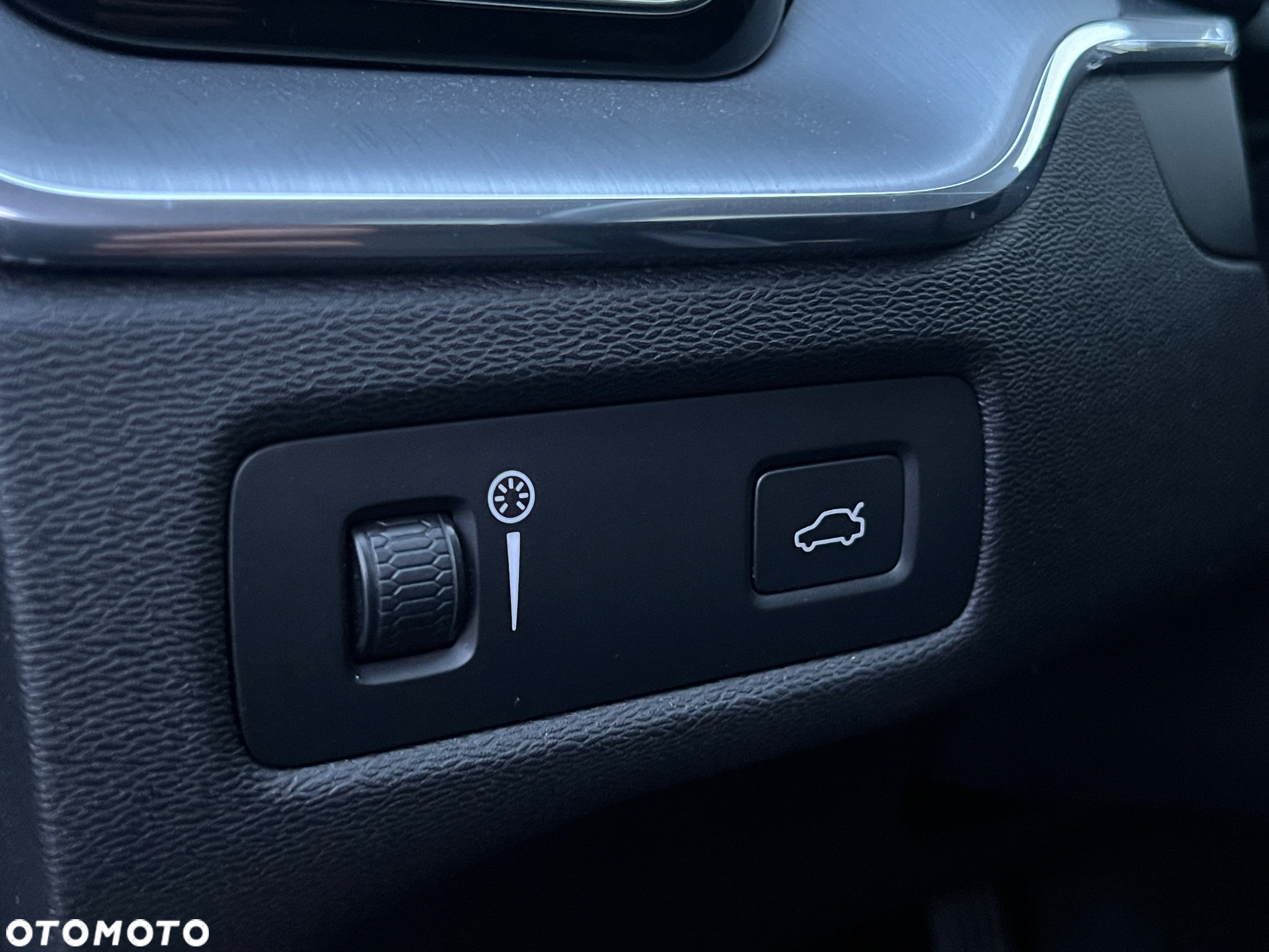 Volvo XC 60 T5 AWD Momentum - 24