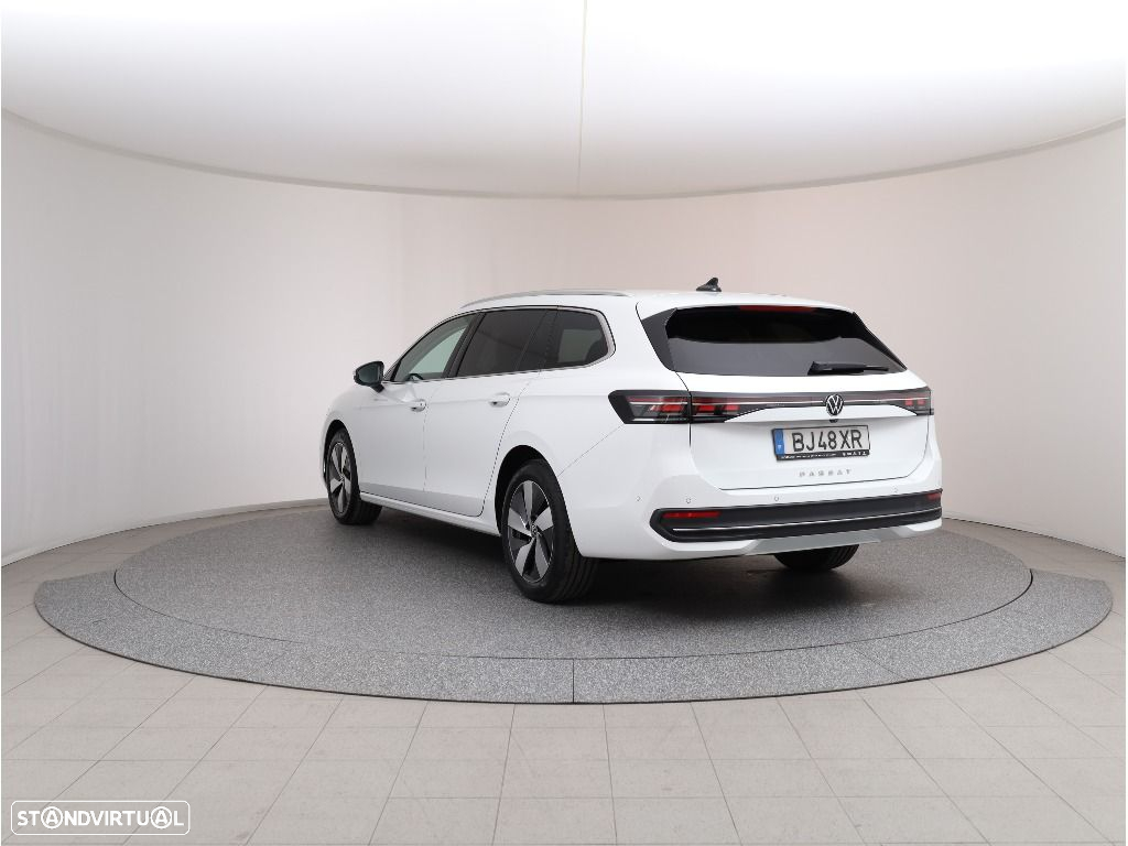 VW Passat Variant 2.0 TDi Business DSG - 10