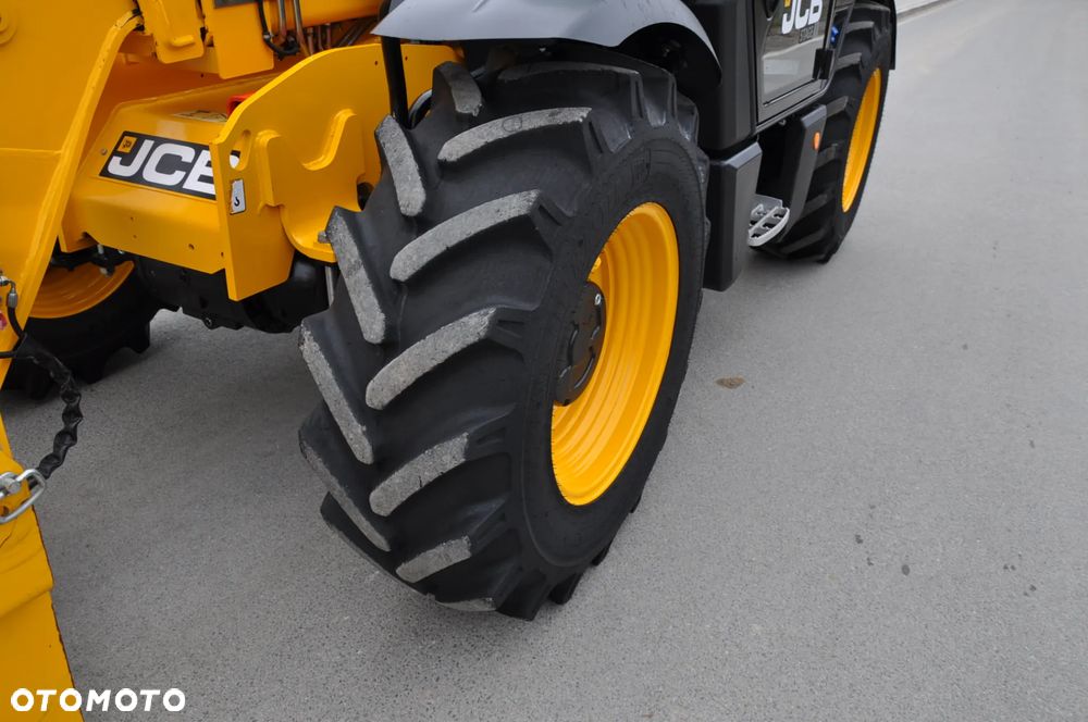 JCB 535-95 ŁADOWARKA TELESKOPOWA STAGE V 109 KM Mało MTG 572 Udźwig 3500 kg WYSOKOŚĆ ZAŁADUNKU 9,5 m Jak Nowa Klimatyzacja Widły do palet Szybkozłącze hydrauliczne - 8