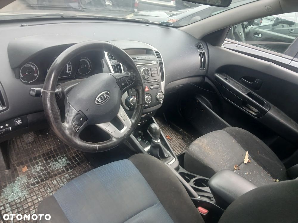 Kia Ceed lift 1.4 B 8Q HB maska pokrywa silnika klapa bagażnika zderzak lampa reflektor pas przedni stop lampy halogeny przeciwmgłowe odblaski grill atrapa znaczek błotnik błotniki drzwi zbiornik - 10