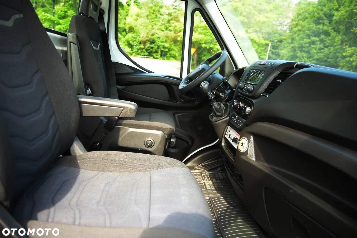 Iveco DAILY 35-140 * ZWYŻKA KLUBB * KT 20 * 4 tyś km! Pojazd Specjalistyczny ! - 25