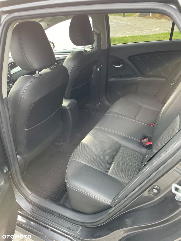 Toyota Avensis 2.0 D-4D Premium - 11