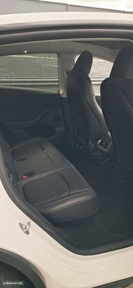 Tesla Model Y RWD - 2