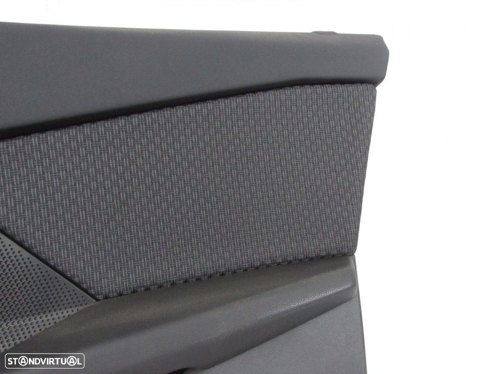 Forra da porta Em Tecido Direito/Frente Seminovo/ Original BMW 1 (F40) - 2