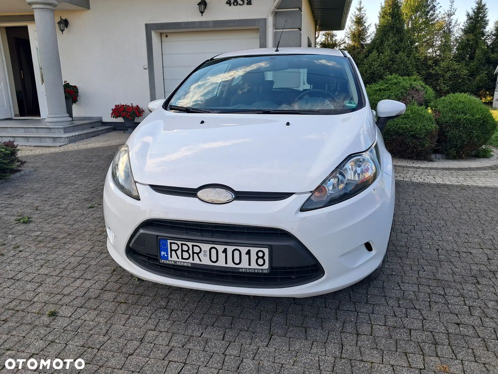 Ford Fiesta 1.25 Ambiente - 2
