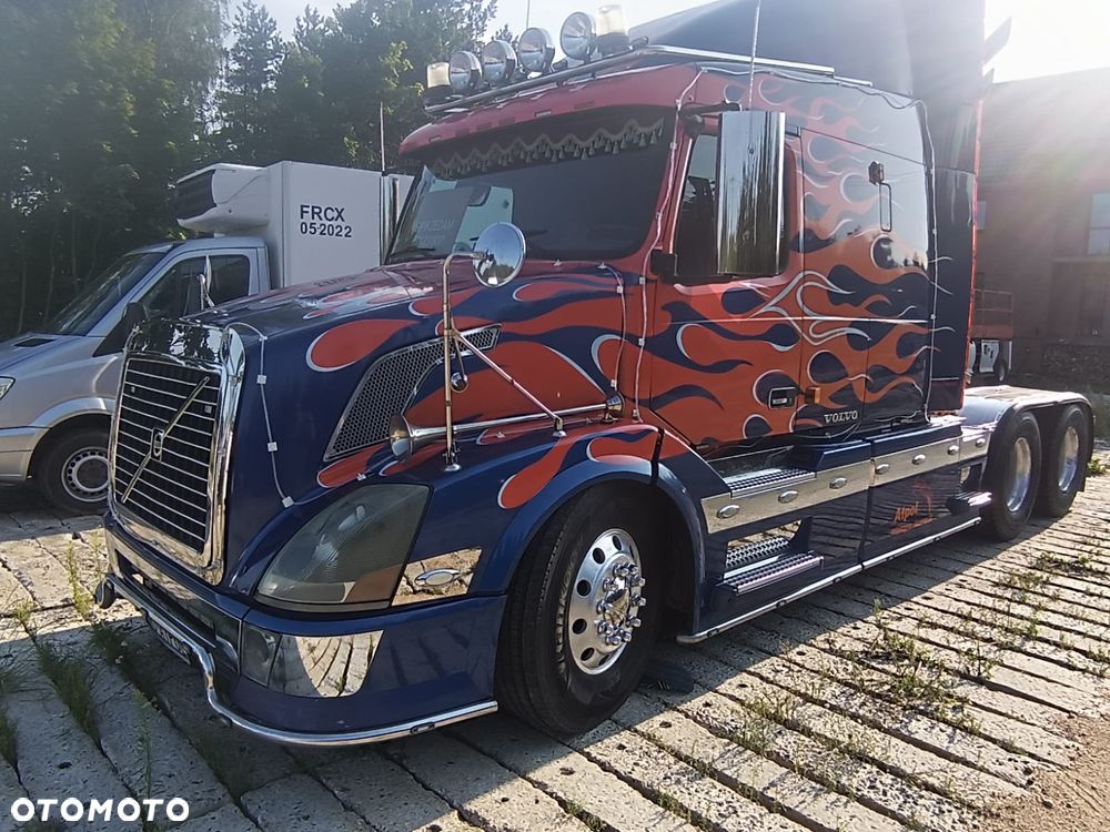 Volvo VNL 6x4 - 7