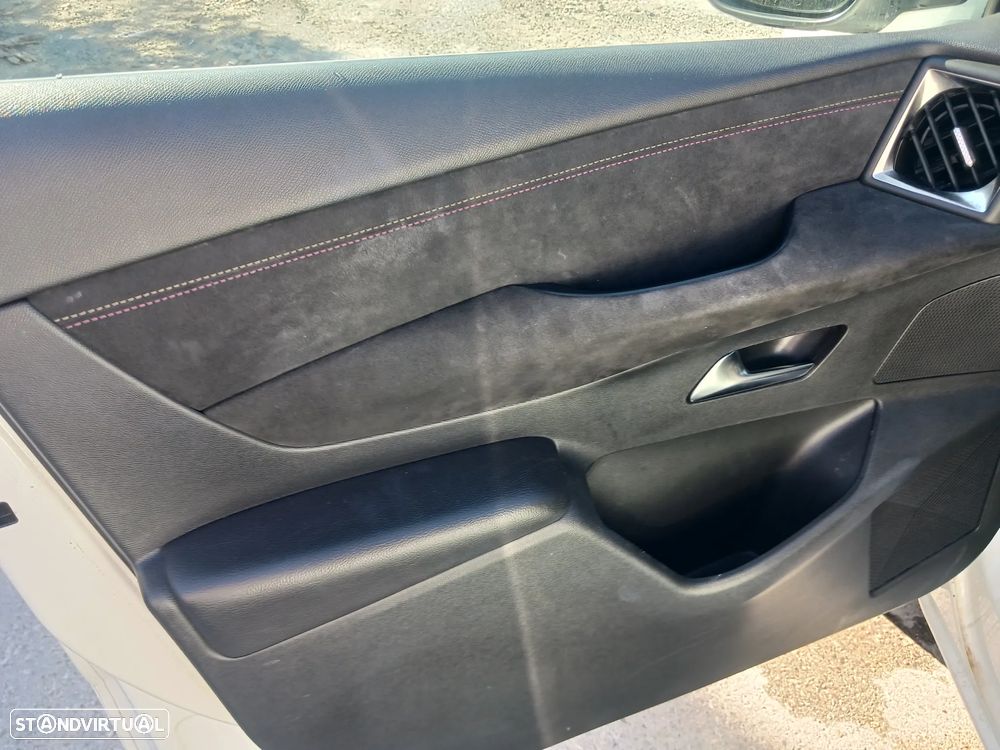 DS DS3 Crossback PureTech 130 Aut. PERFORMANCE LINE + - 29