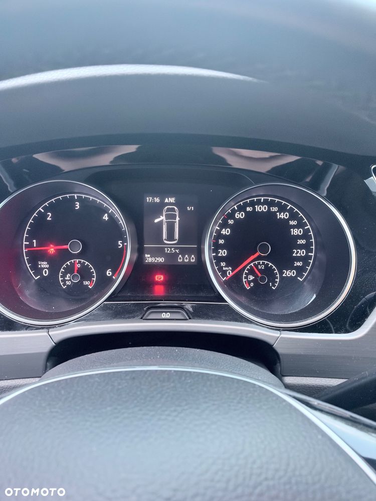 Volkswagen Touran - 24