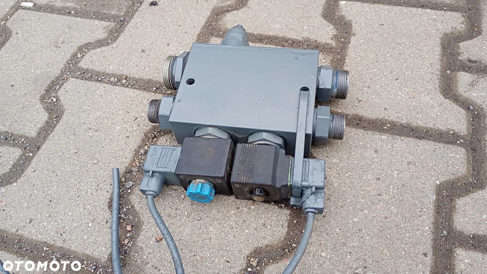FV.  BLOK ROZDZIELACZ HYDRAULICZNY ELEKTROZAWÓR REXROTH OFJ17709BS0001 R934003488 ZOELLER Medium XL - 1