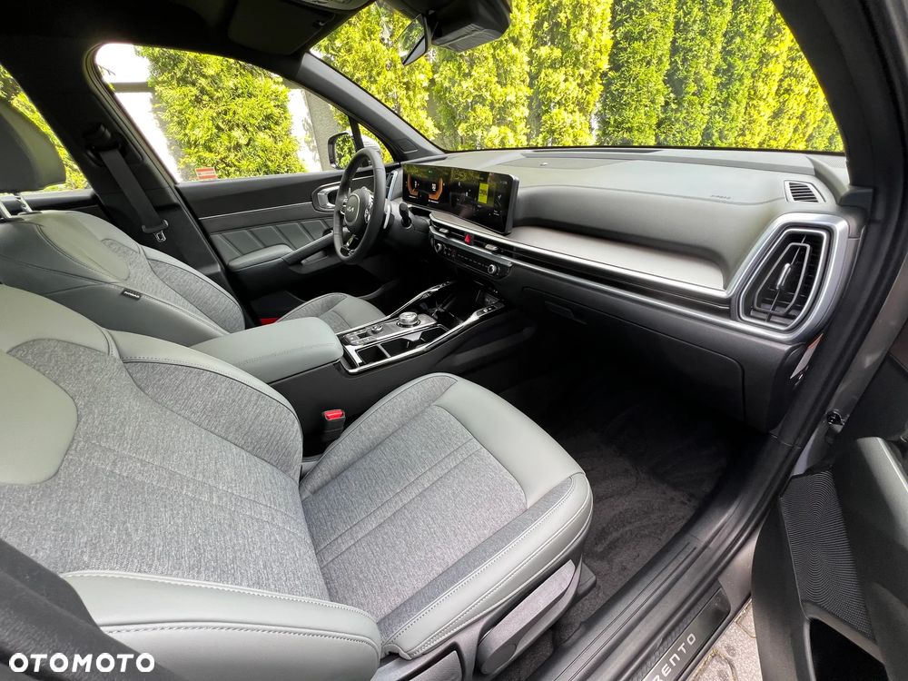 Kia Sorento 1.6 T-GDI HEV L 7os - 29
