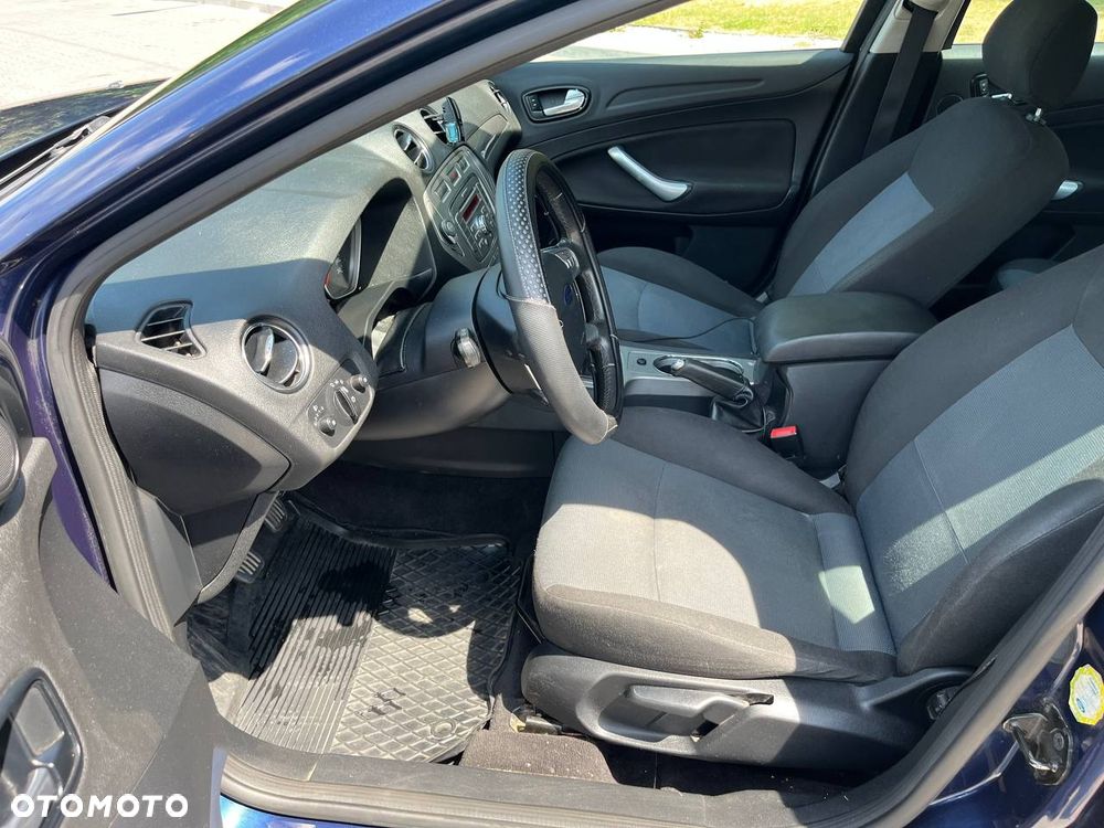 Ford Mondeo 2.0 Trend - 13