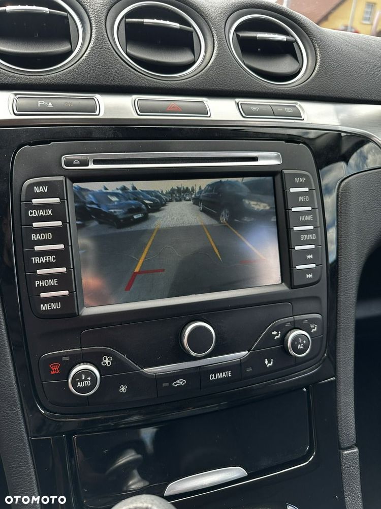 Ford S-Max - 13