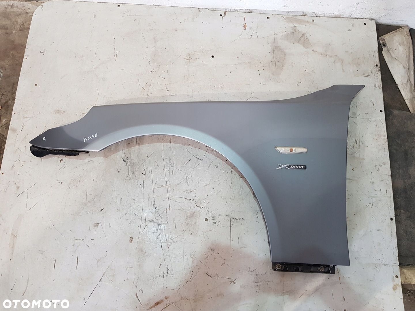 BŁOTNIK LEWY PRZÓD BMW E60 E61 LCI EUR SPACEGRAU METALLIC A52/7 - 1