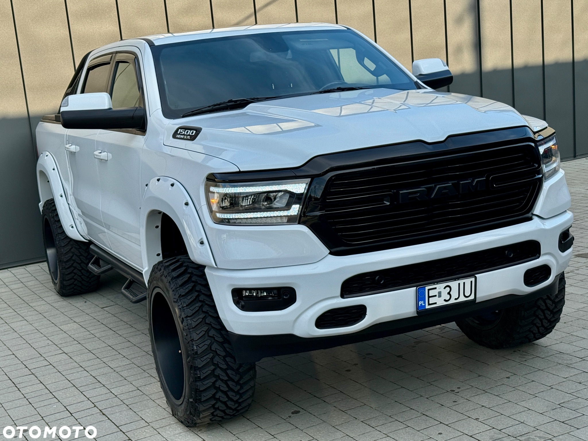Dodge RAM 1500 5.7 4x4 - 8